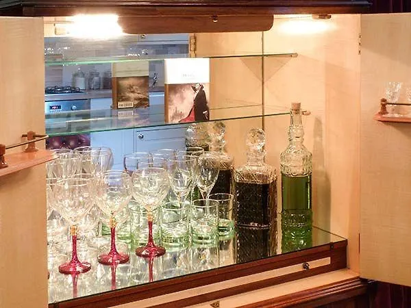 Nyaraló The Little Absinthe Cottage Keighley